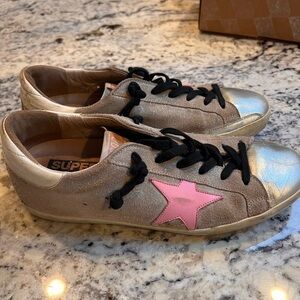 Golden Goose Superstar women’s sneakers